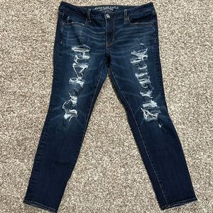 American Eagle size 14 distressed skinny jeans